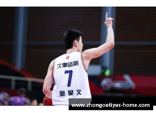 姚明NBA首秀：风起云涌的篮球巨人